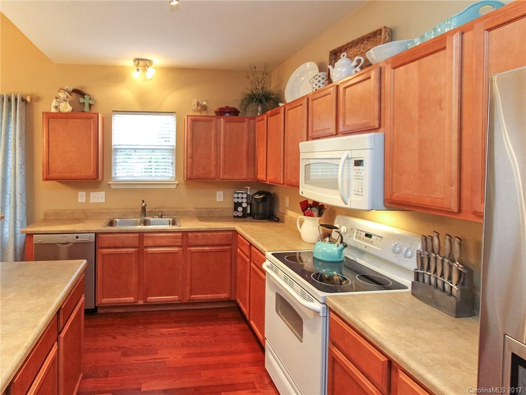 Oaks Of Broadway - Residential