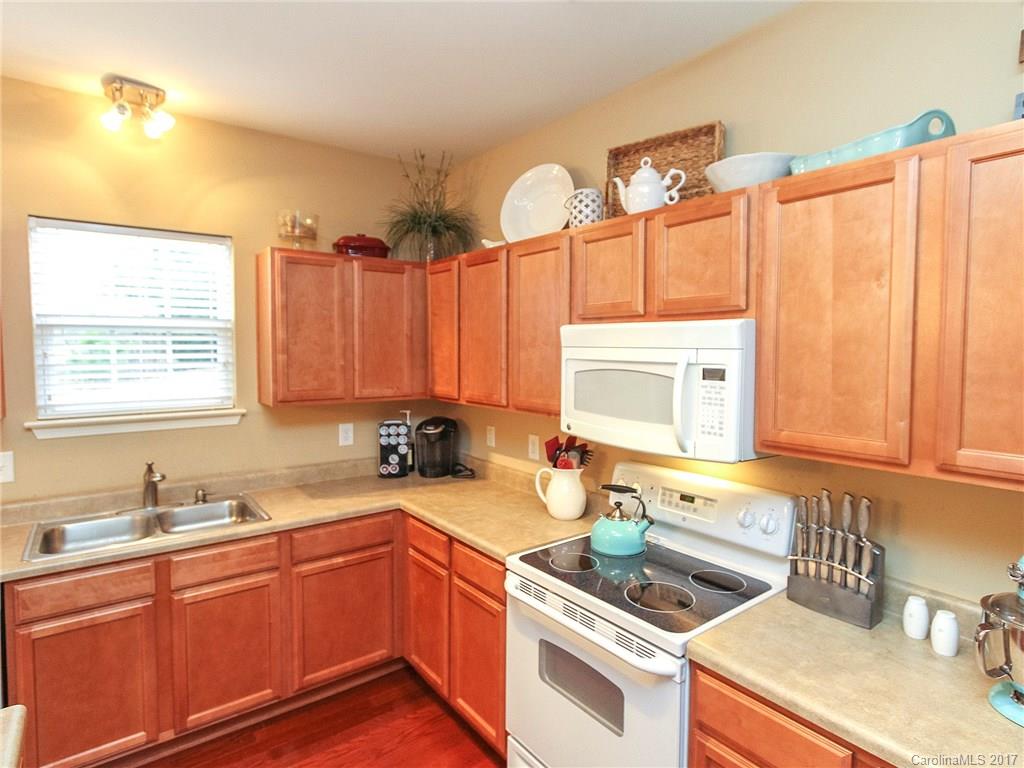 Oaks Of Broadway - Residential