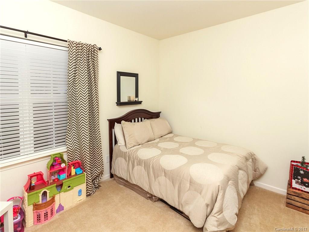 Oaks Of Broadway - Residential