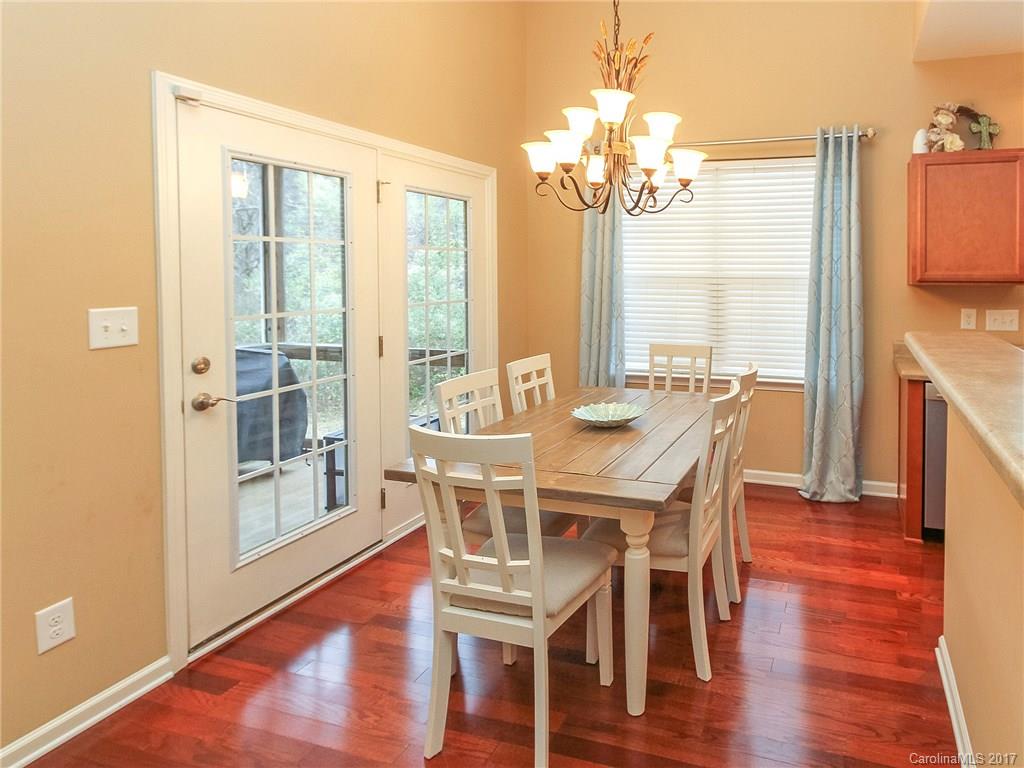 Oaks Of Broadway - Residential