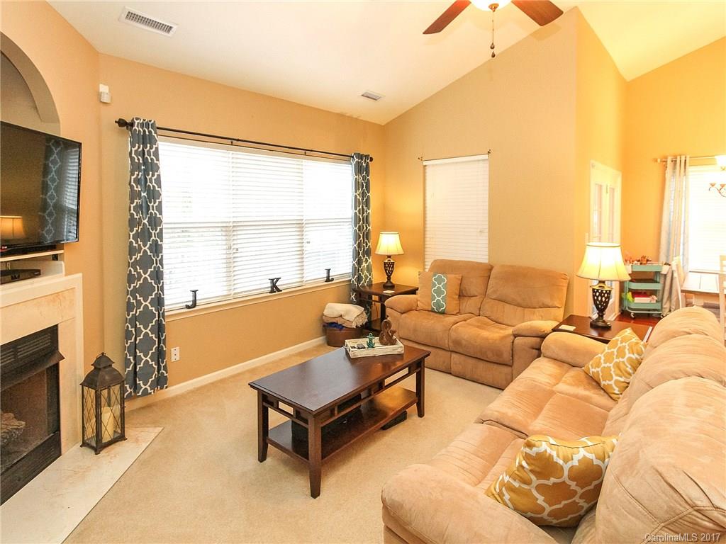 Oaks Of Broadway - Residential