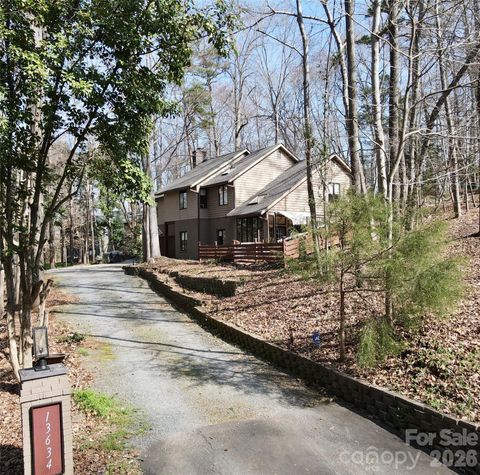 13634 Pine Harbor Road Charlotte NC 28278