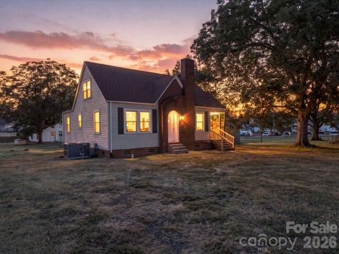 Photo of 506 Aquadale Road, Albemarle, NC 28001 (MLS # 4432453)