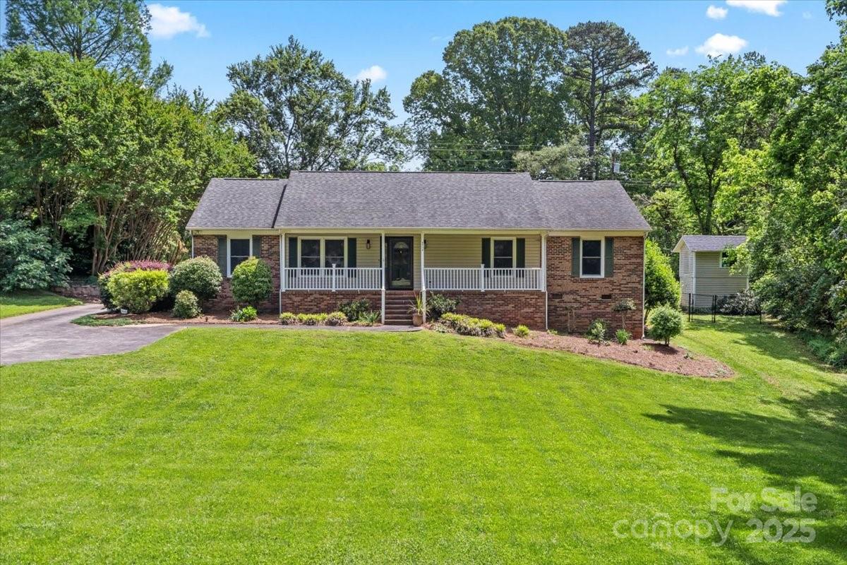 3712 Eaglebrook Drive