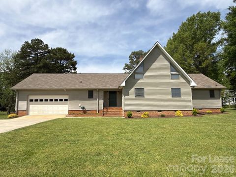 Photo of 110 Aqua Drive, Mooresville, NC 28117 (MLS # 4366817)