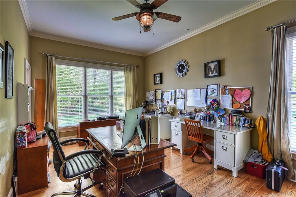 The Peninsula - Residential