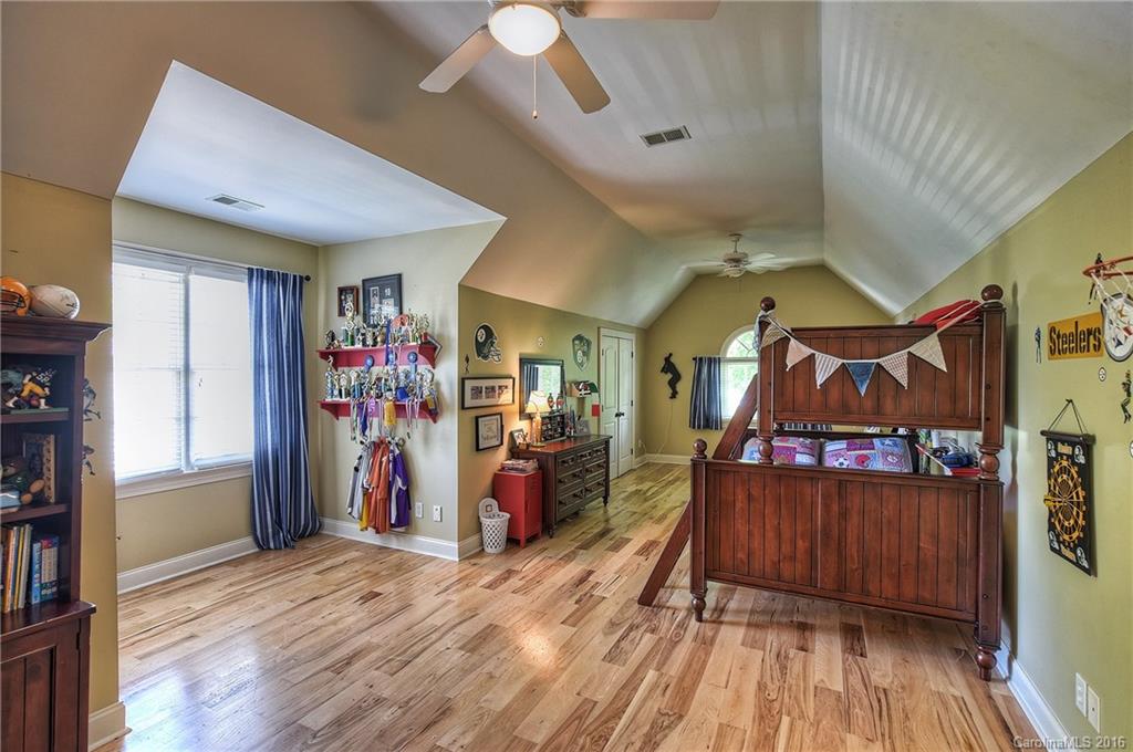 The Peninsula - Residential