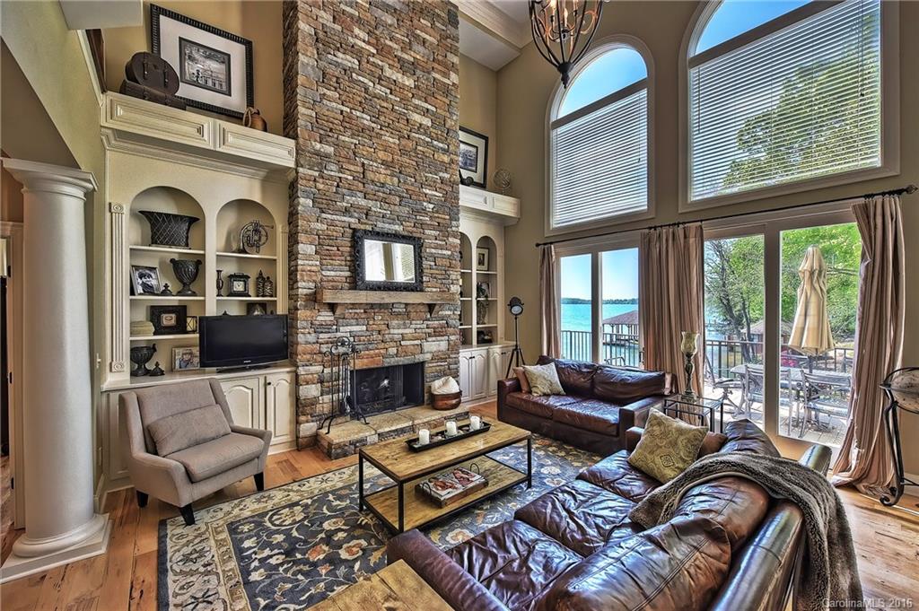 The Peninsula - Residential