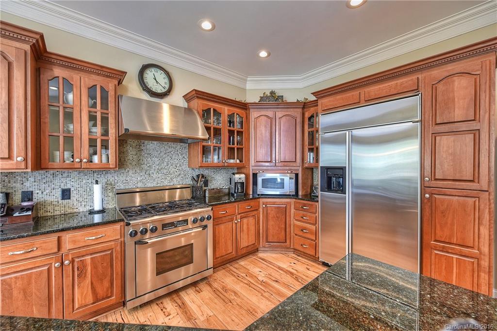 The Peninsula - Residential