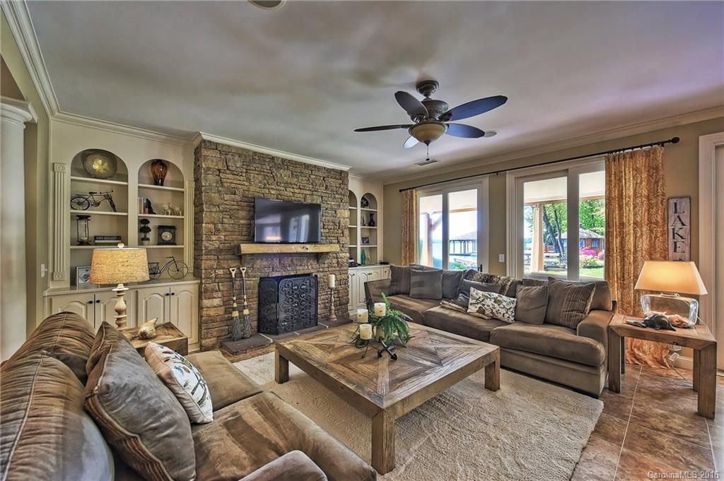 The Peninsula - Residential