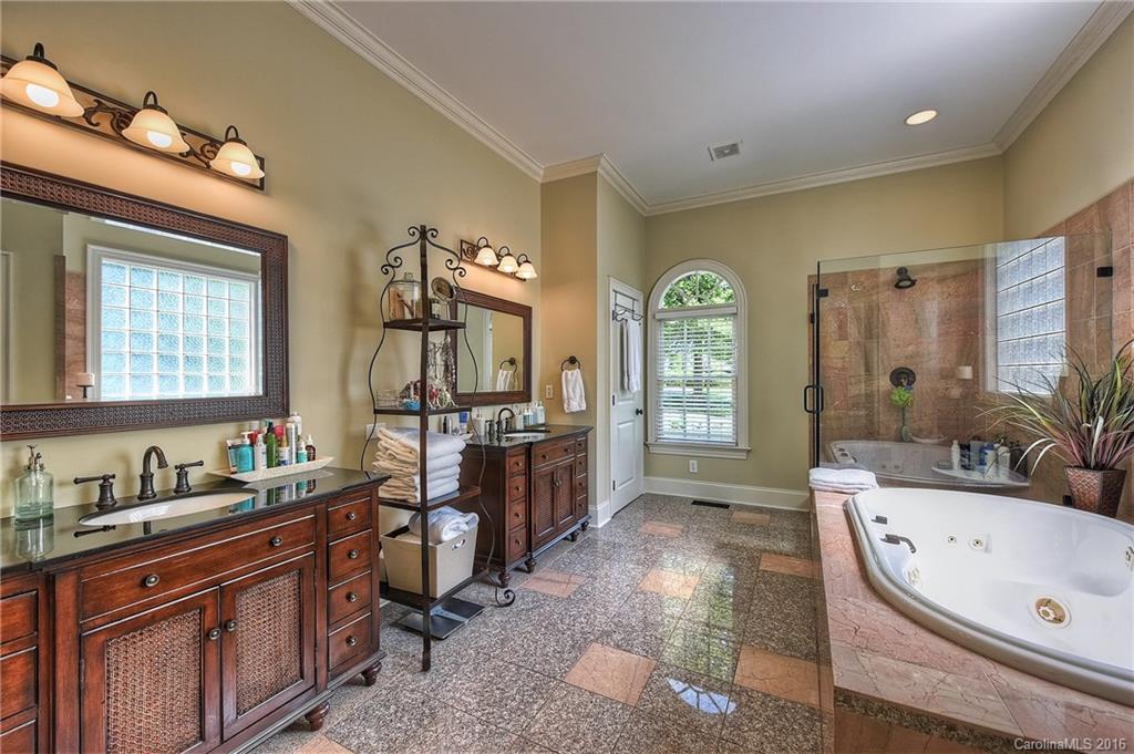 The Peninsula - Residential