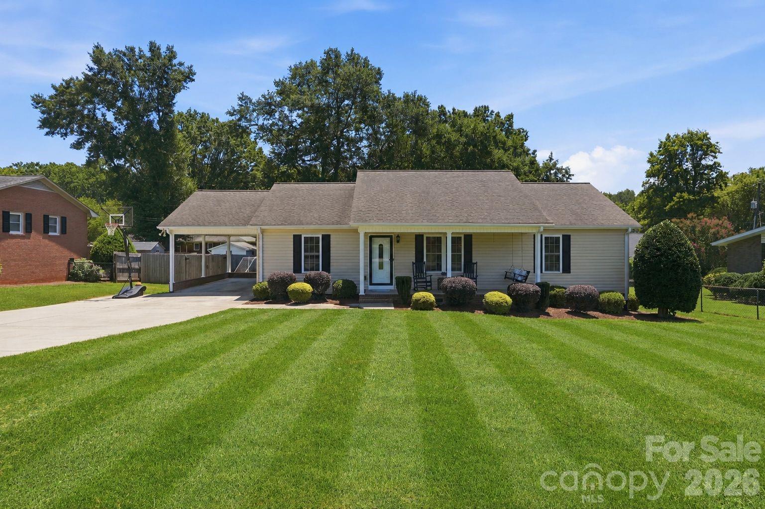 Photo 1 of 35 — 107 Wendover Drive, Lincolnton, NC 28092