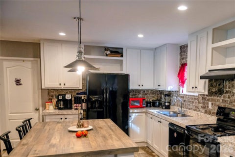 Photo of 30 & 32 W Skyland Circle, Asheville, NC 28804 (MLS # 4421300)