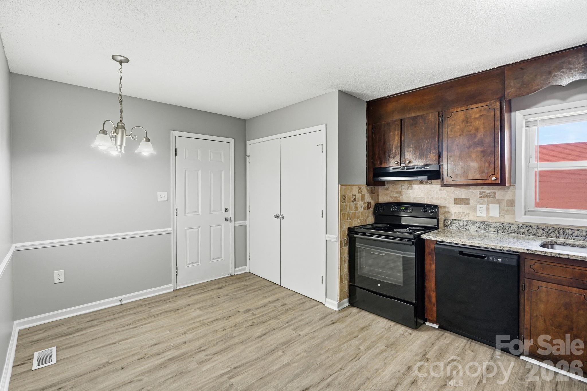 1501 Whisnant Street