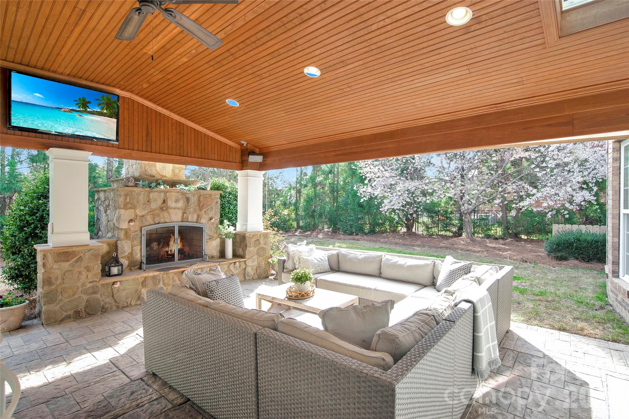 The Chimneys Of Marvin - Residential