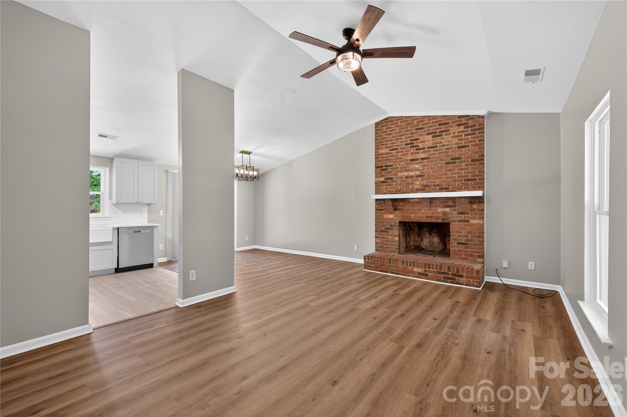 5911 Morninglow Court