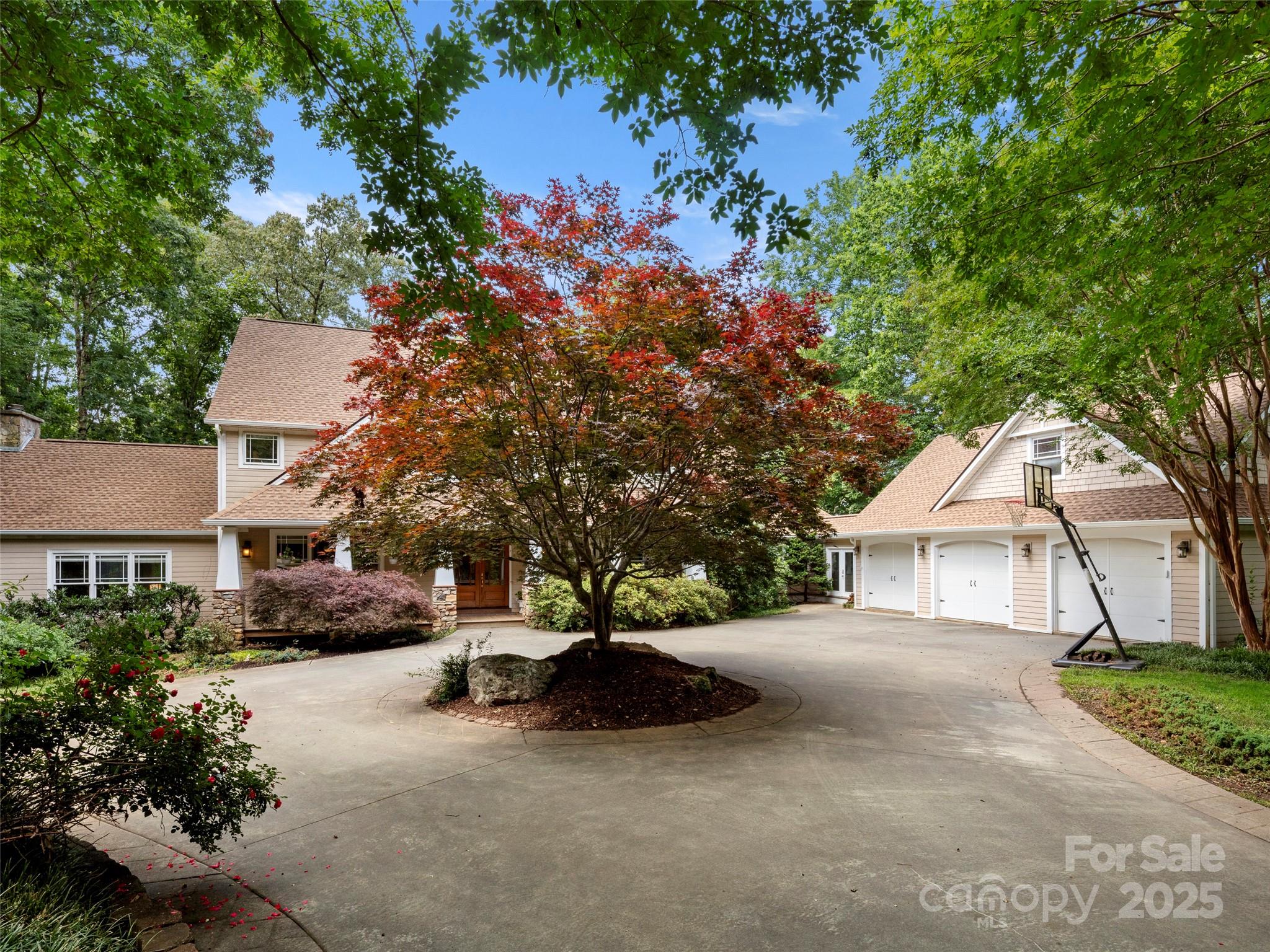 303 S Braeside Court