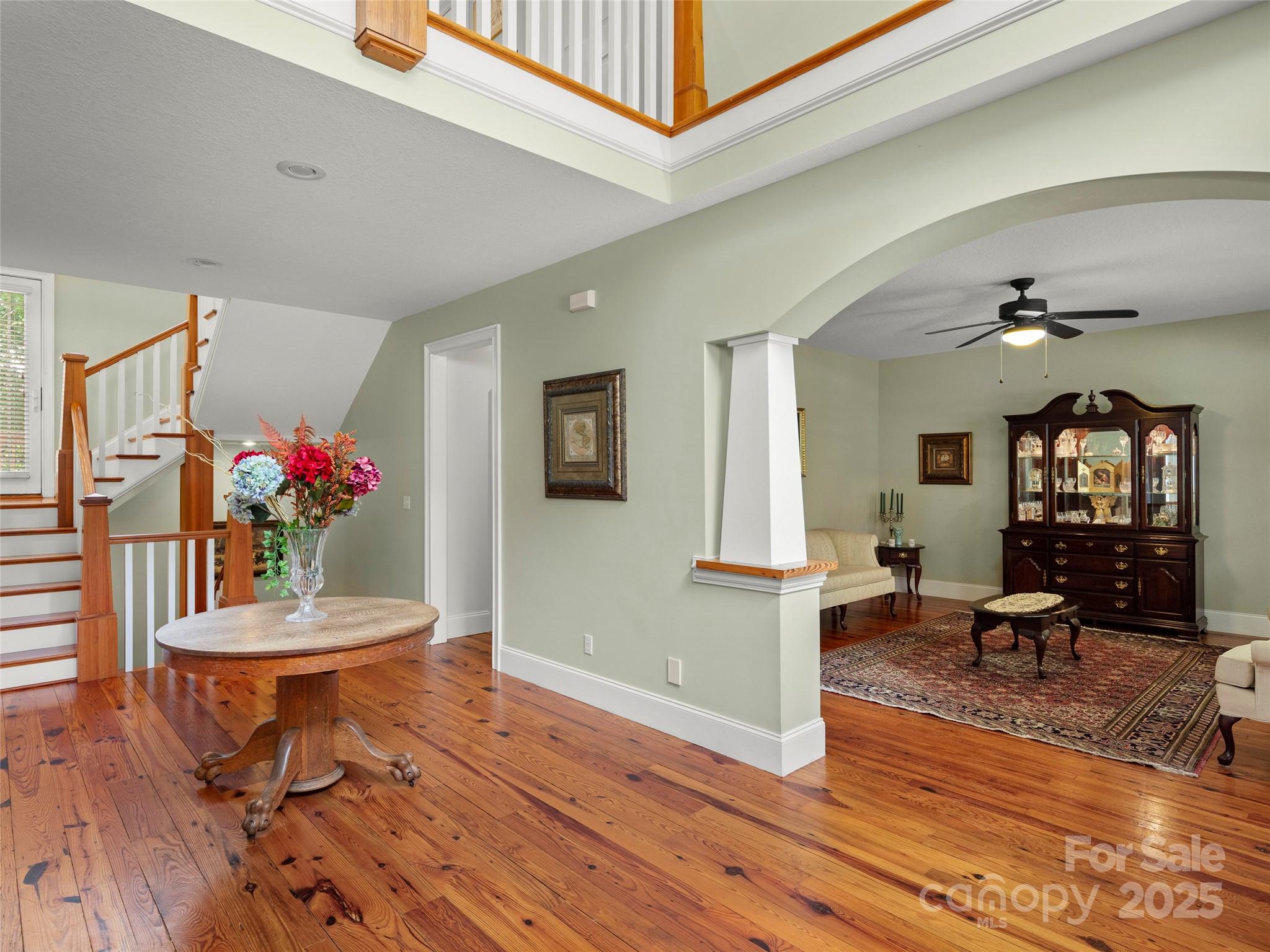 303 S Braeside Court
