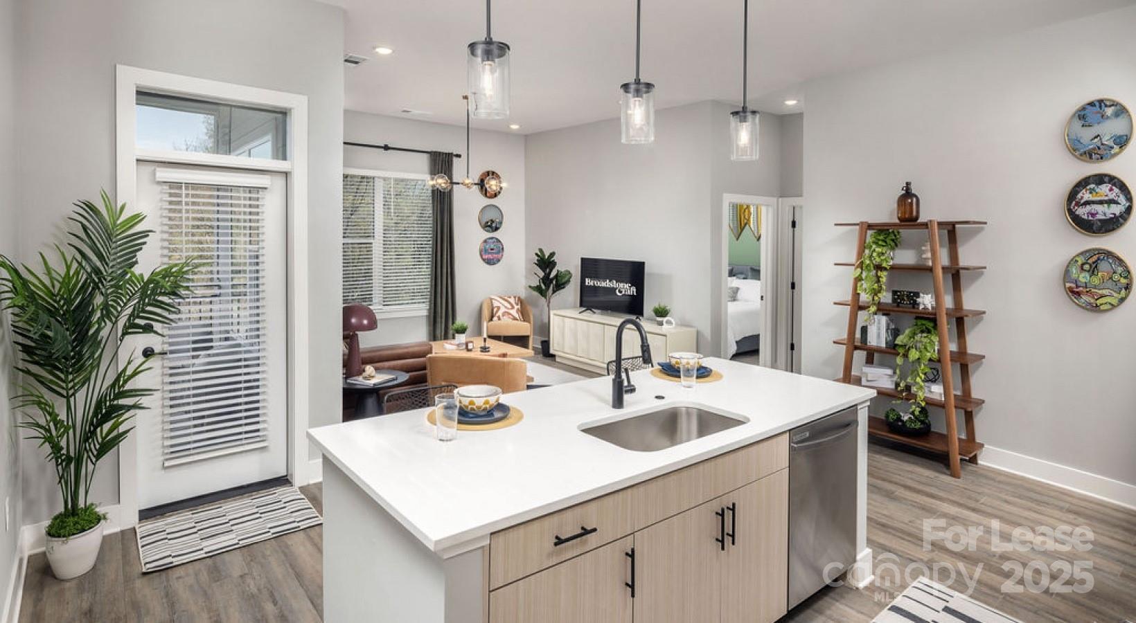 Charlotte, North Carolina 28206, United States, 1 Bedroom Bedrooms, ,1 BathroomBathrooms,Residential,Active,140032