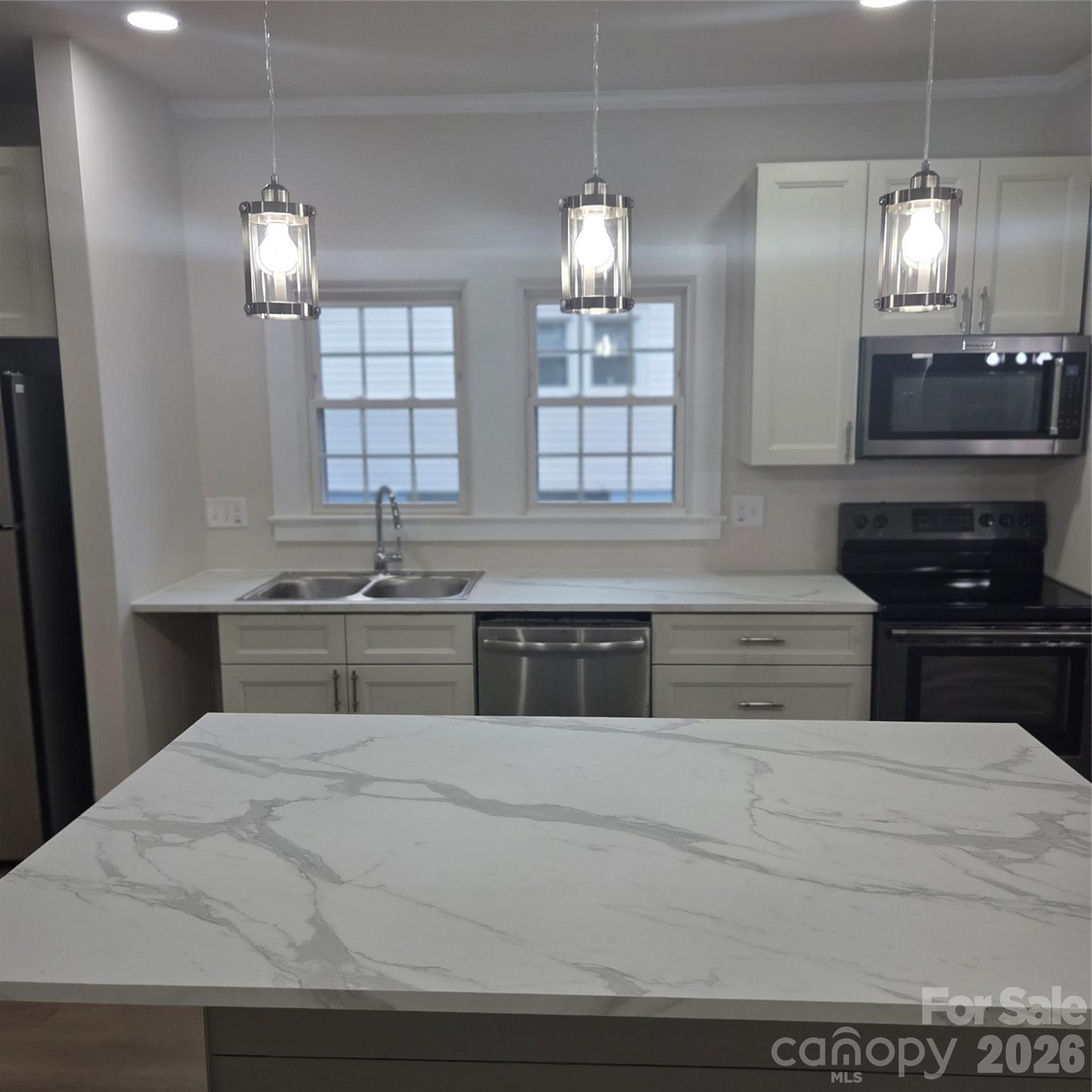 303 E 10th Street