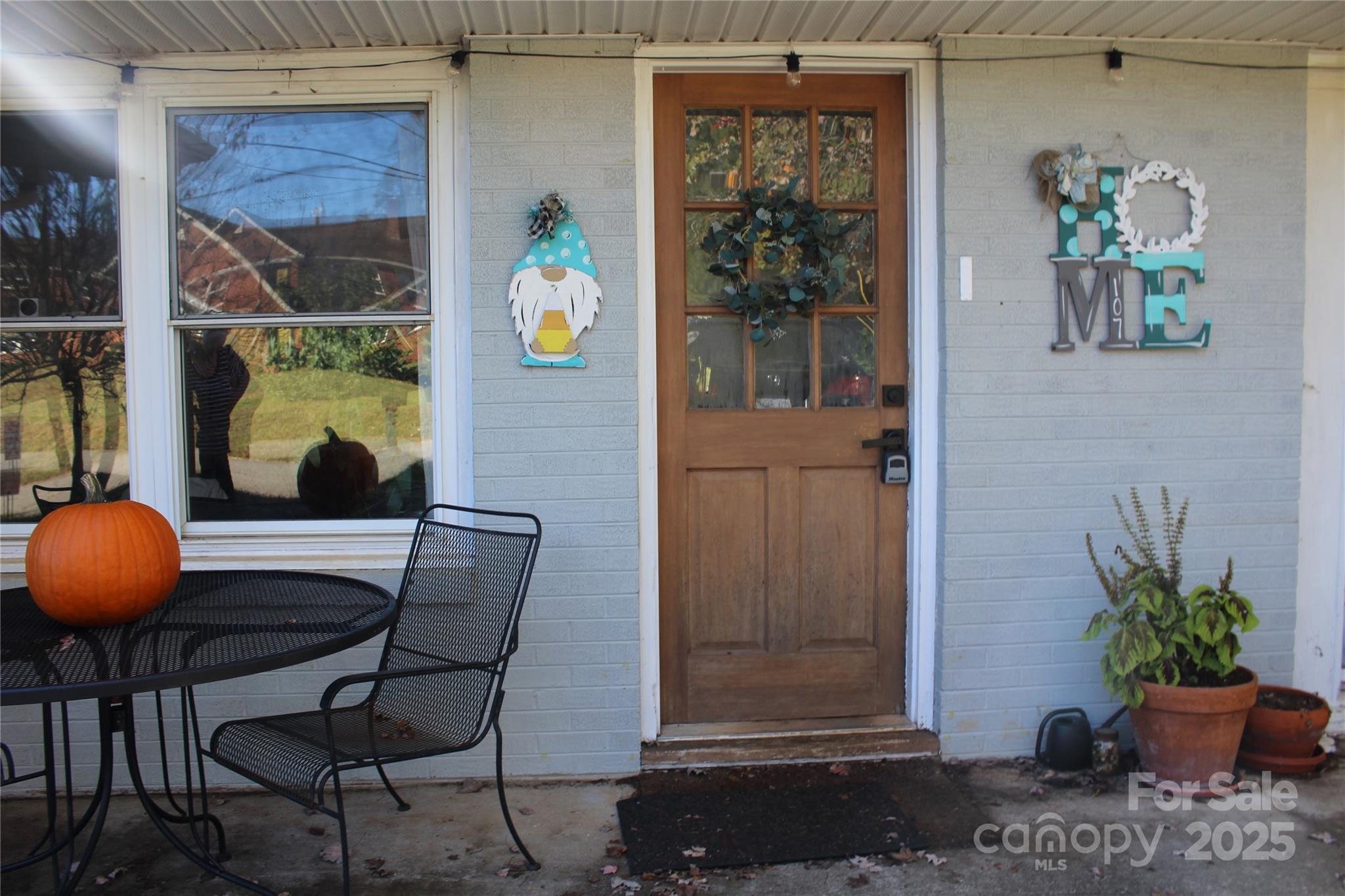 107 N Matthews Street