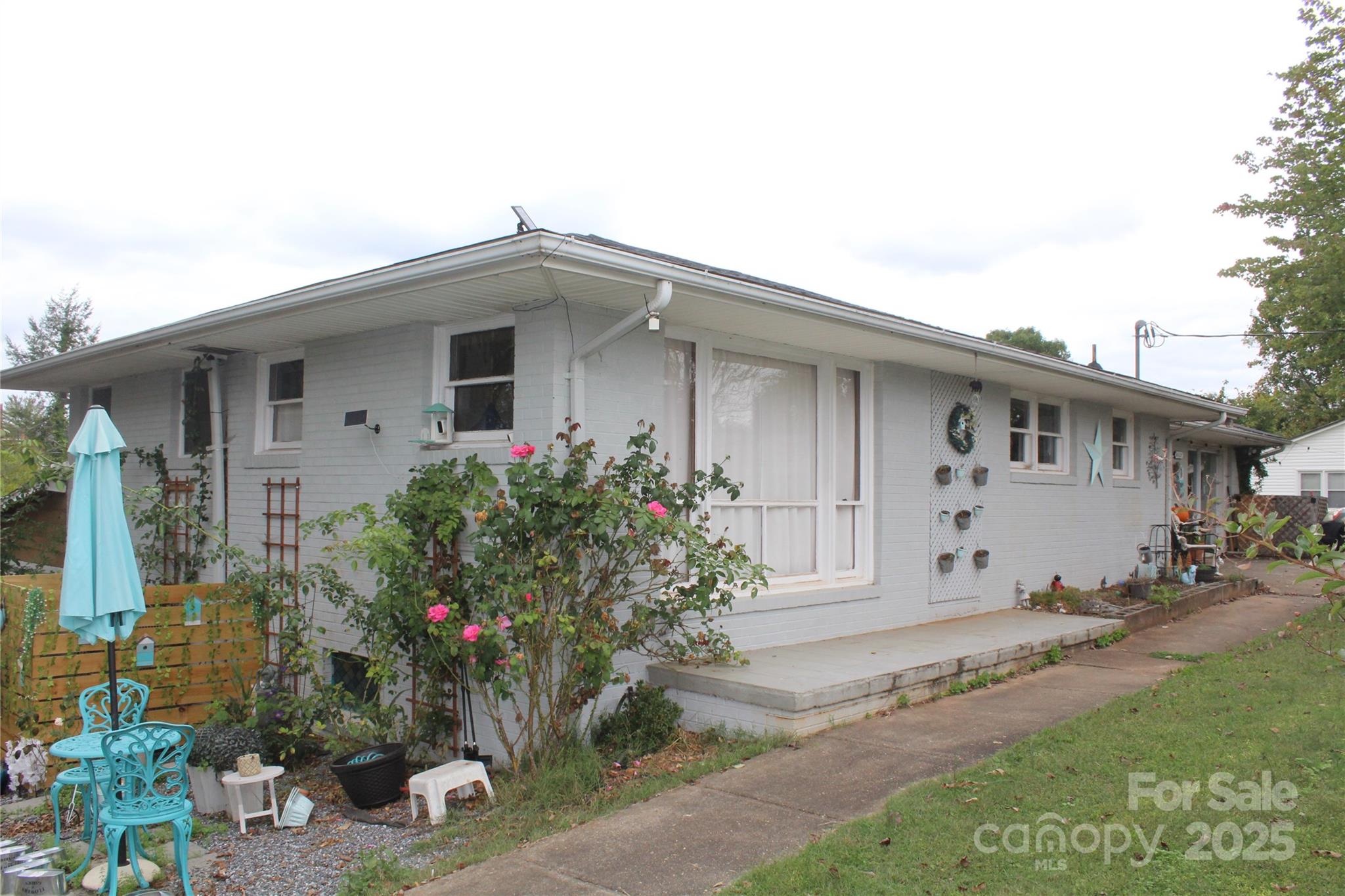 107 N Matthews Street