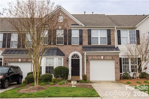 Photo of 415 Foilage Court, Lake Wylie, SC 29710 (MLS # 4385392)