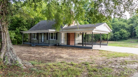 Photo of 1002 Ramseur Road, Bessemer City, NC 28016 (MLS # 4399447)