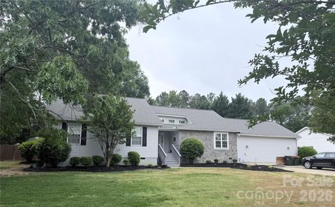 Photo of 1689 Willowbrook Drive, Fort Mill, SC 29708 (MLS # 4376340)
