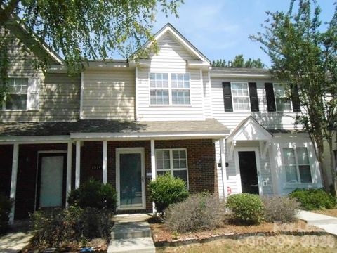 Photo of 10147 Reindeer Way Lane, Charlotte, NC 28216 (MLS # 4355416)