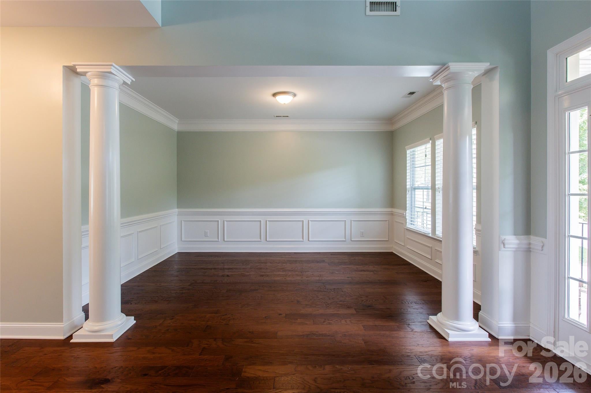 404 E Waterlynn Road