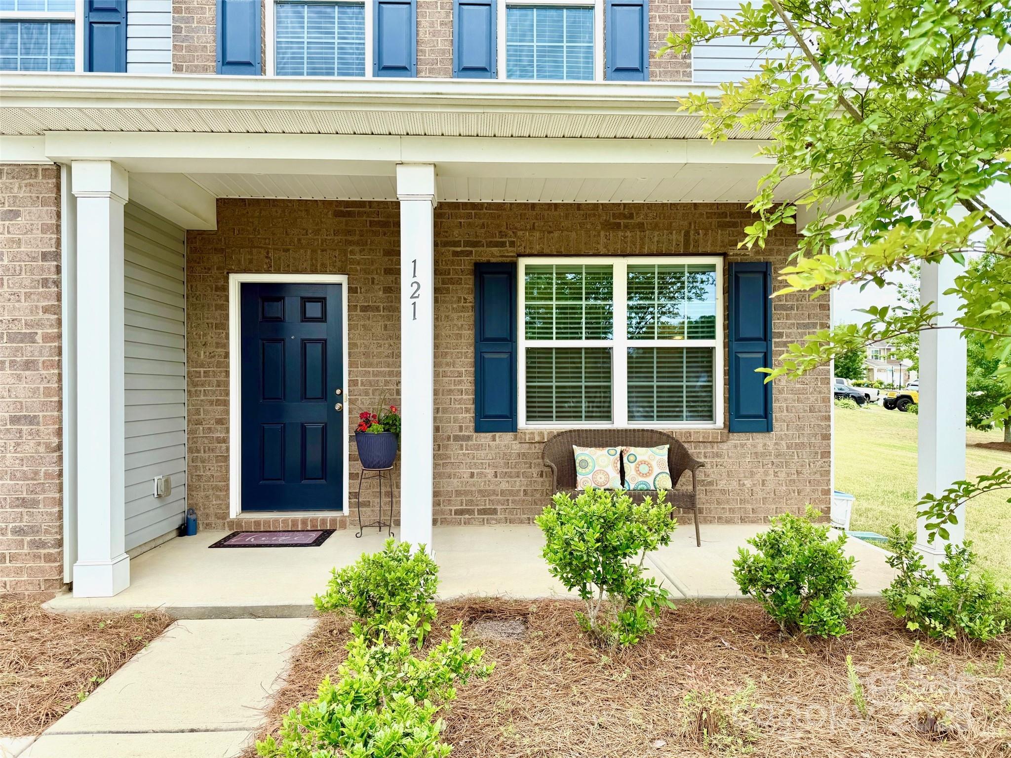 121 Mackinac Drive