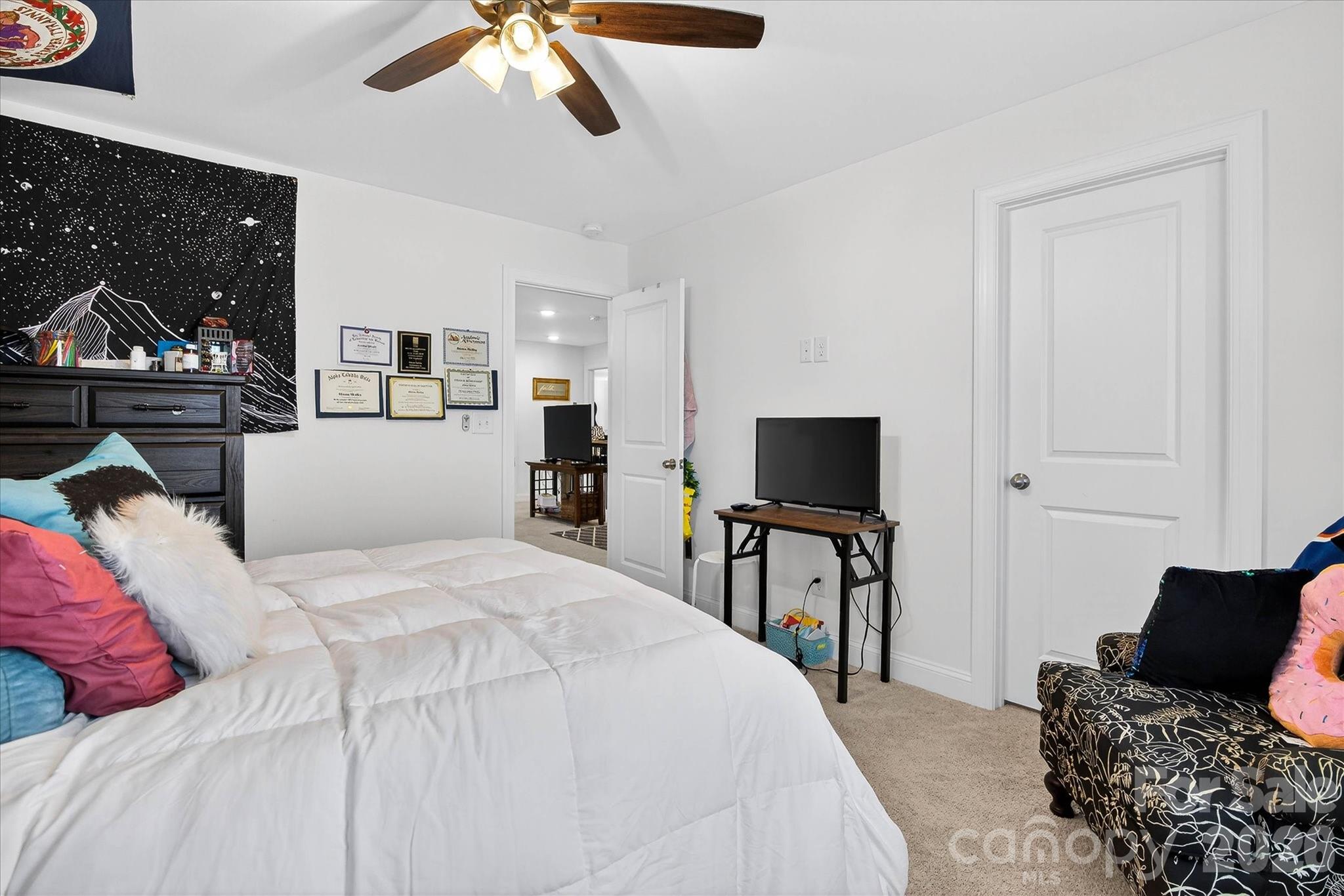 Hampton Woods - Residential