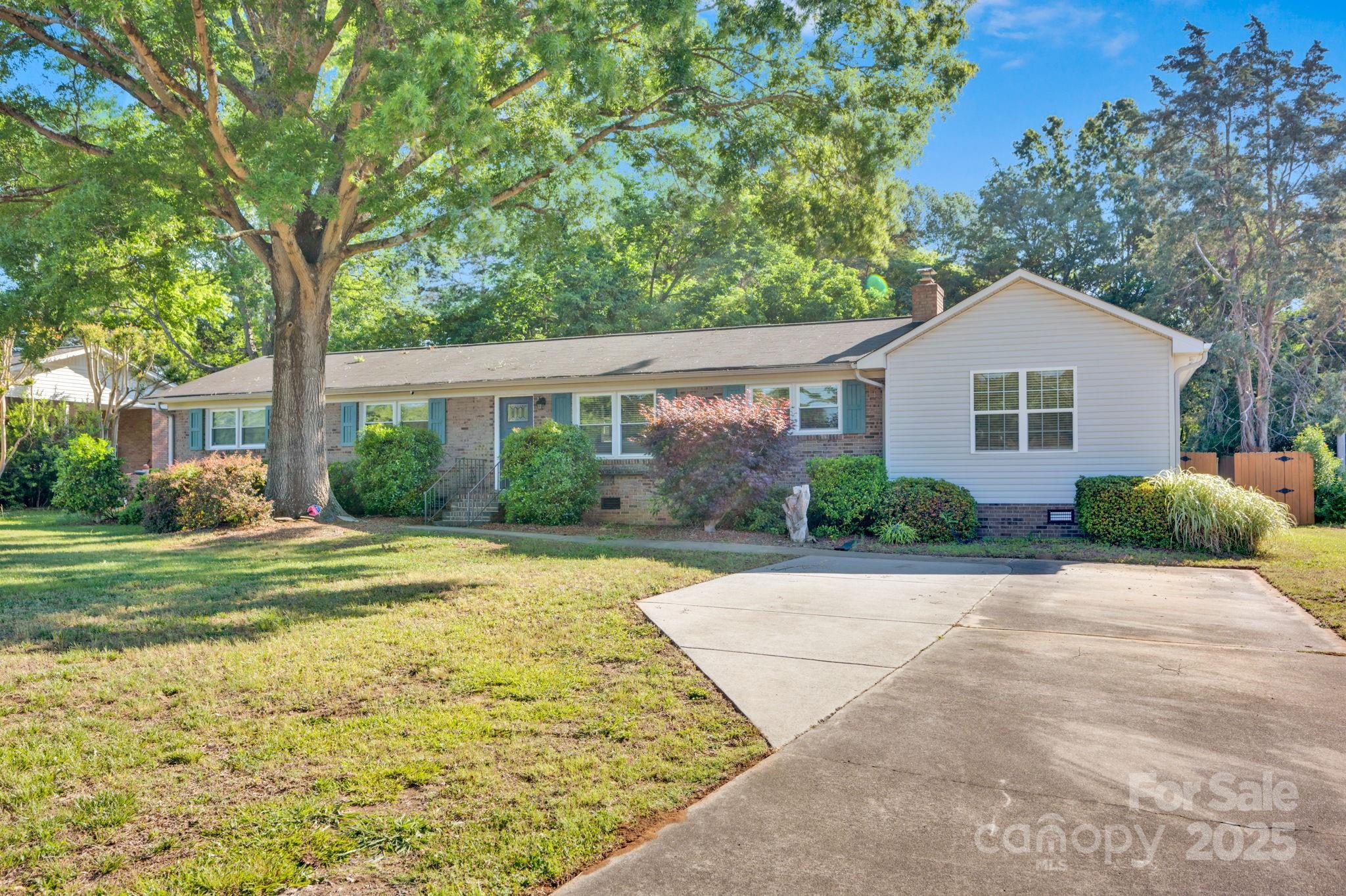 1924 Lakeview Drive