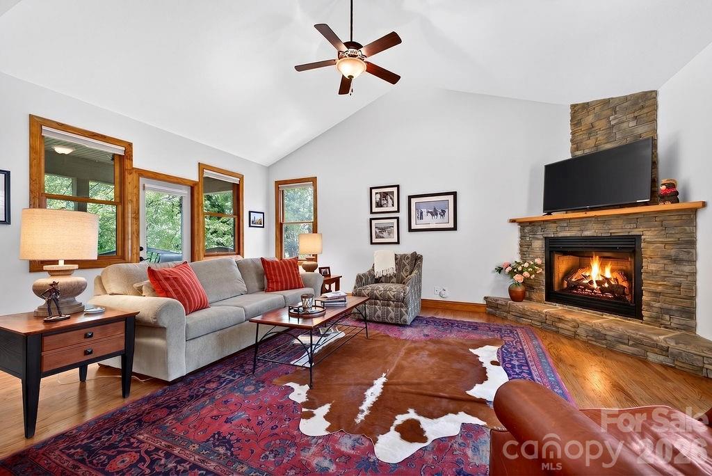 Cummings Cove - Residential