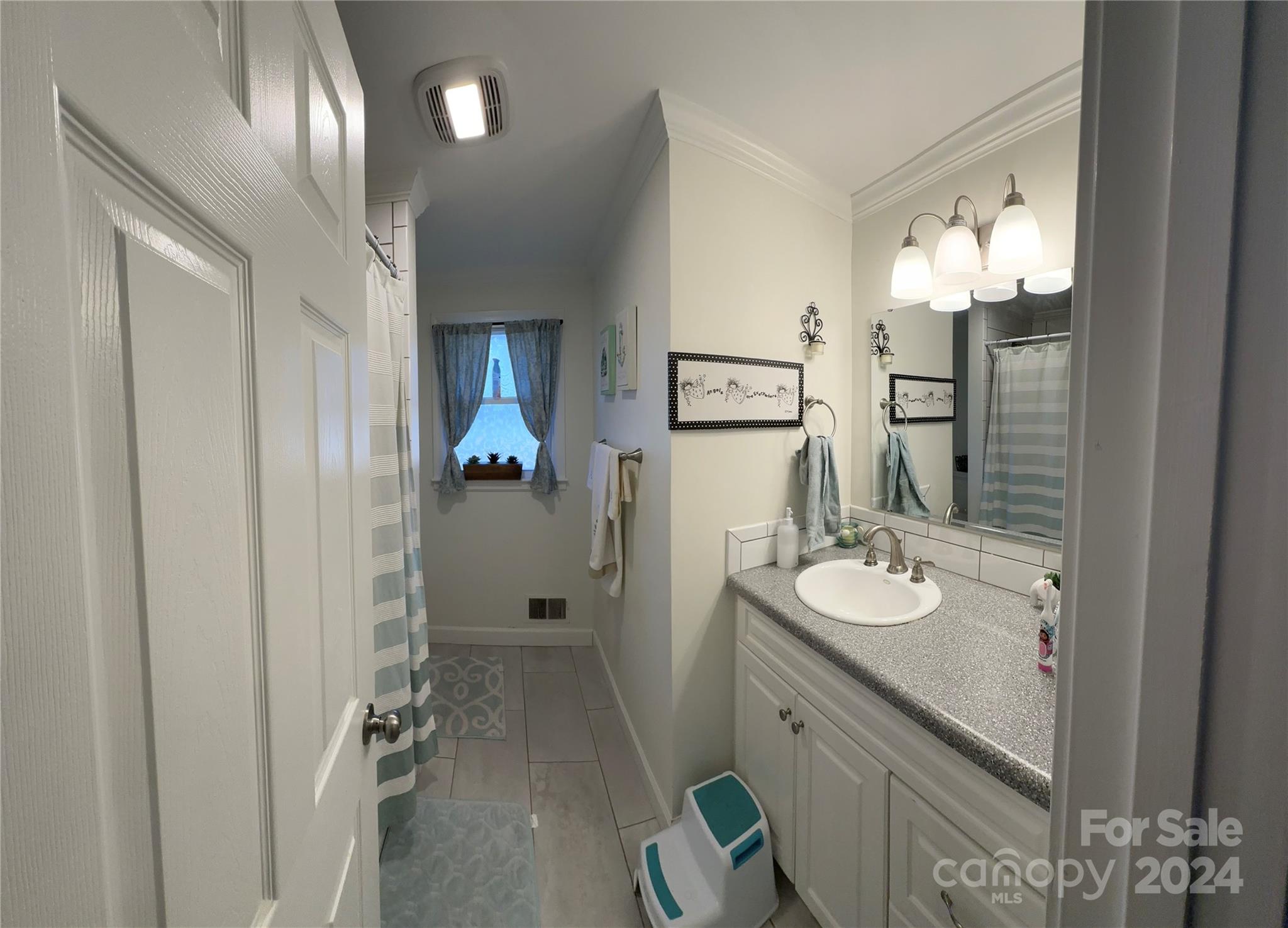 EASTBROOK ACRES - Residential