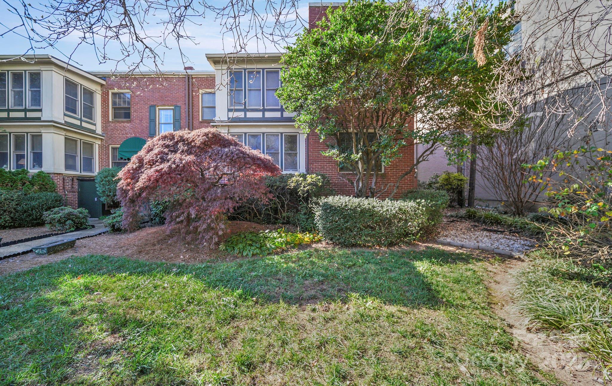 811 E Morehead Street 3