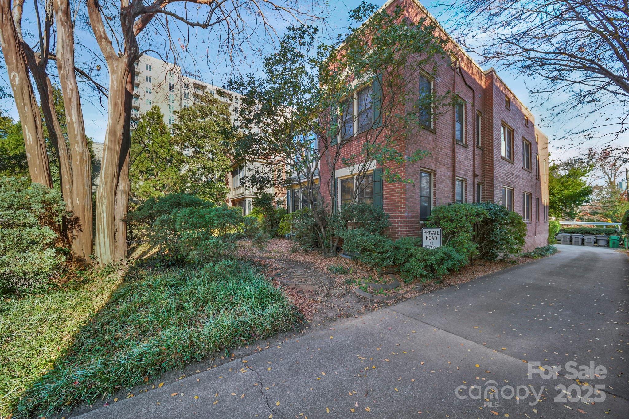 811 E Morehead Street 3