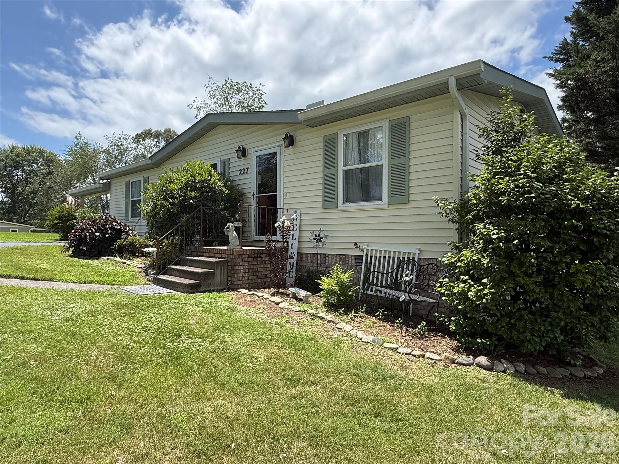 227 Cranbrook Circle