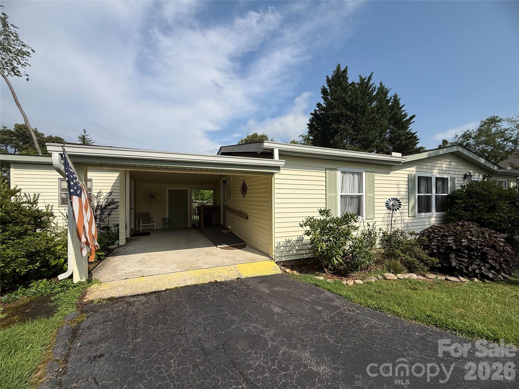 227 Cranbrook Circle