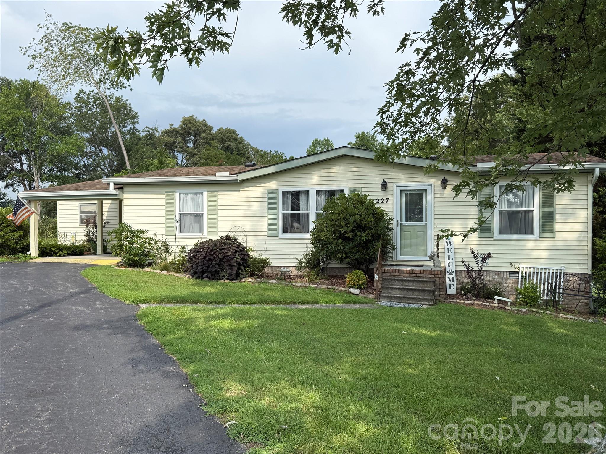 227 Cranbrook Circle, Hendersonville, NC, 28792