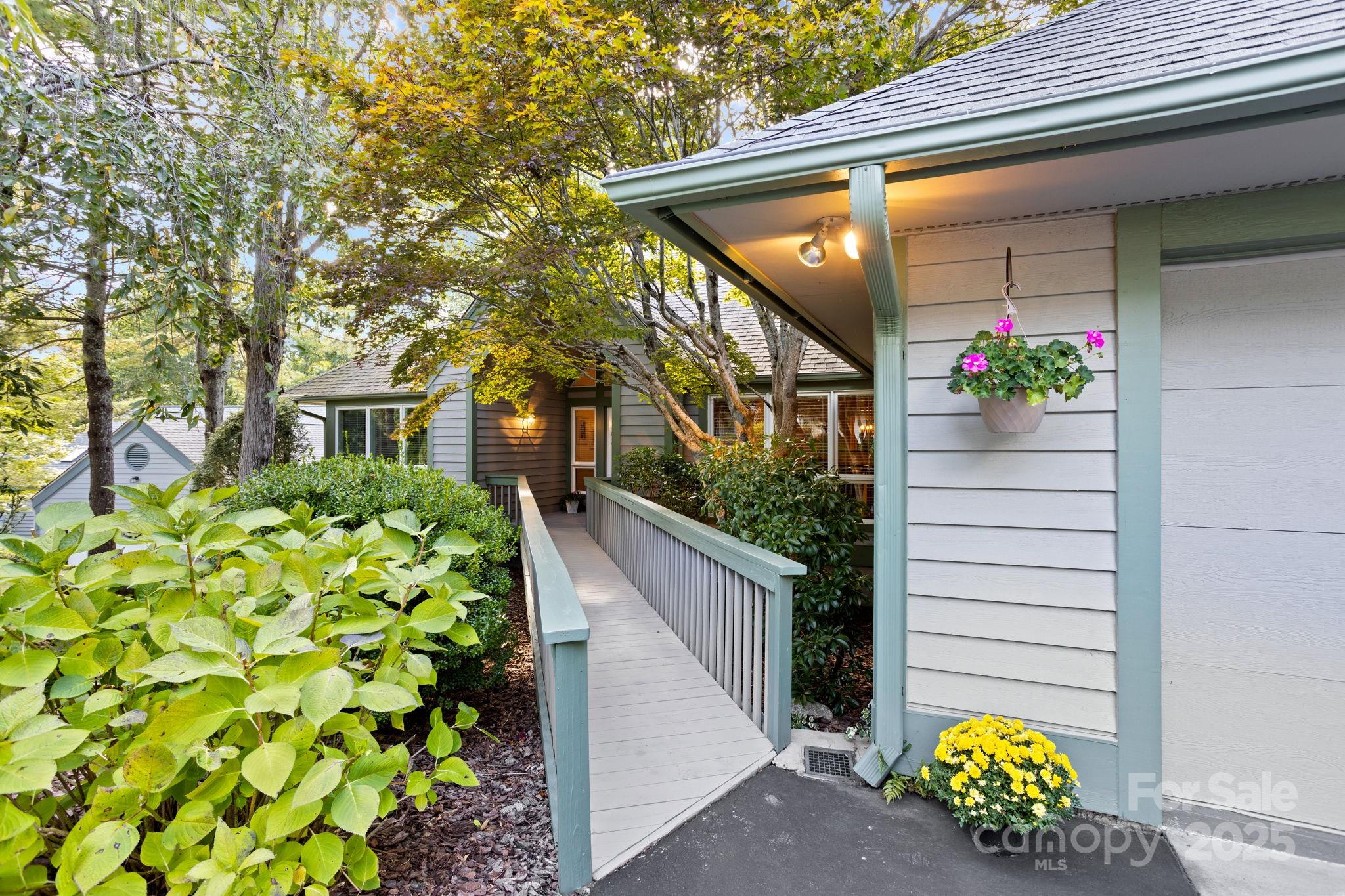 128 Forest View Drive