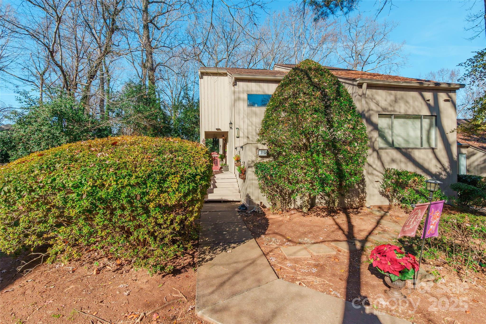 225 Riverview Terrace