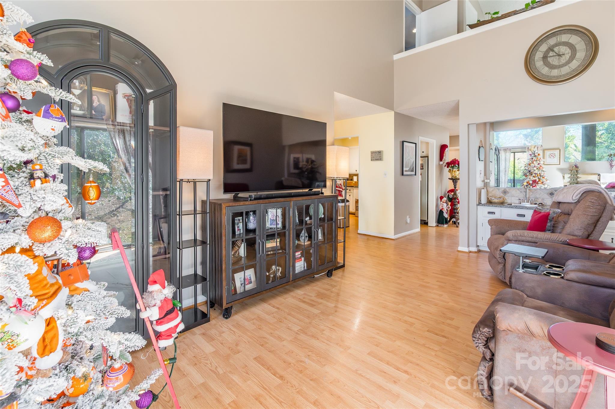 225 Riverview Terrace