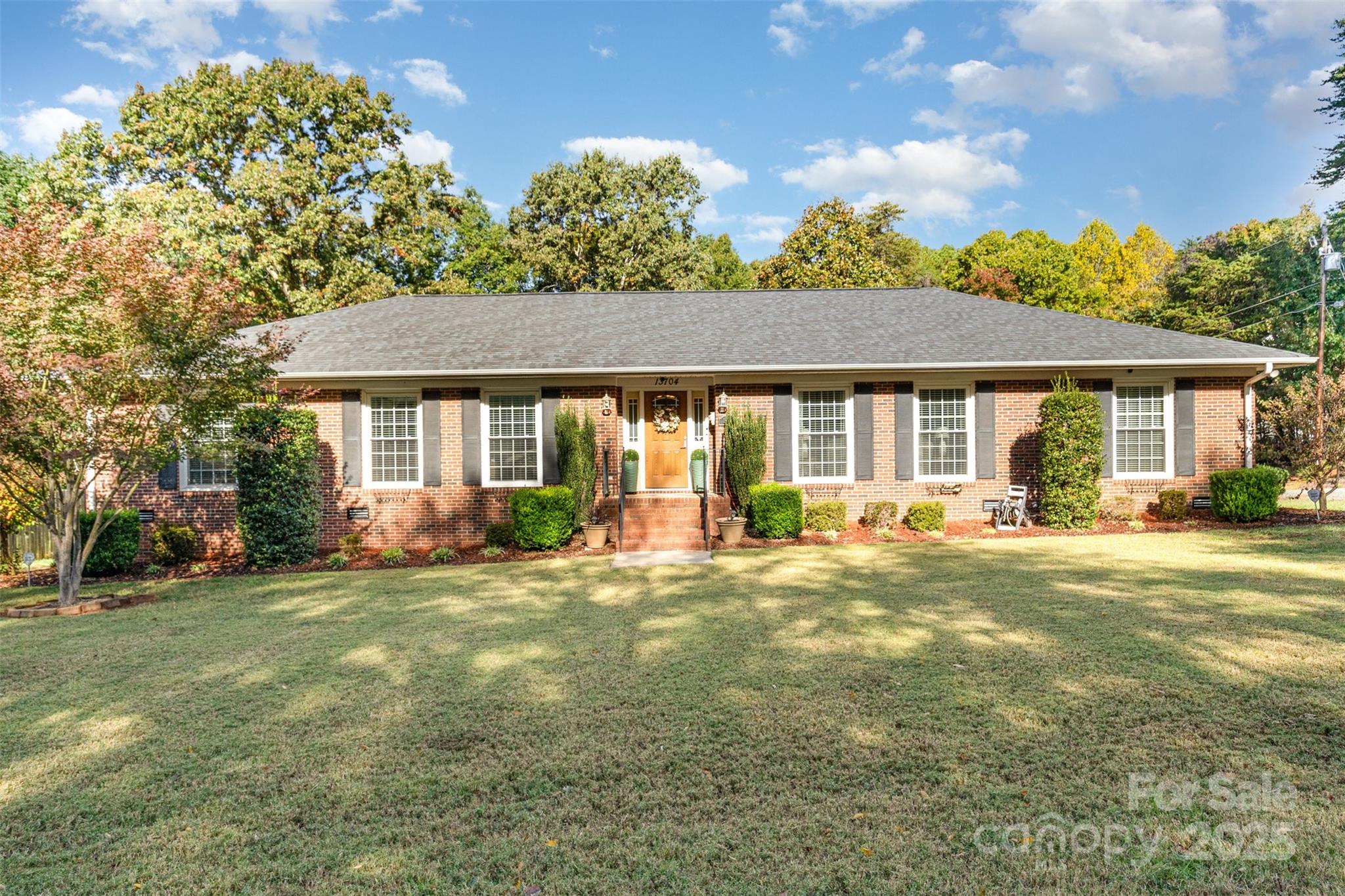 13704 Woody Point Road