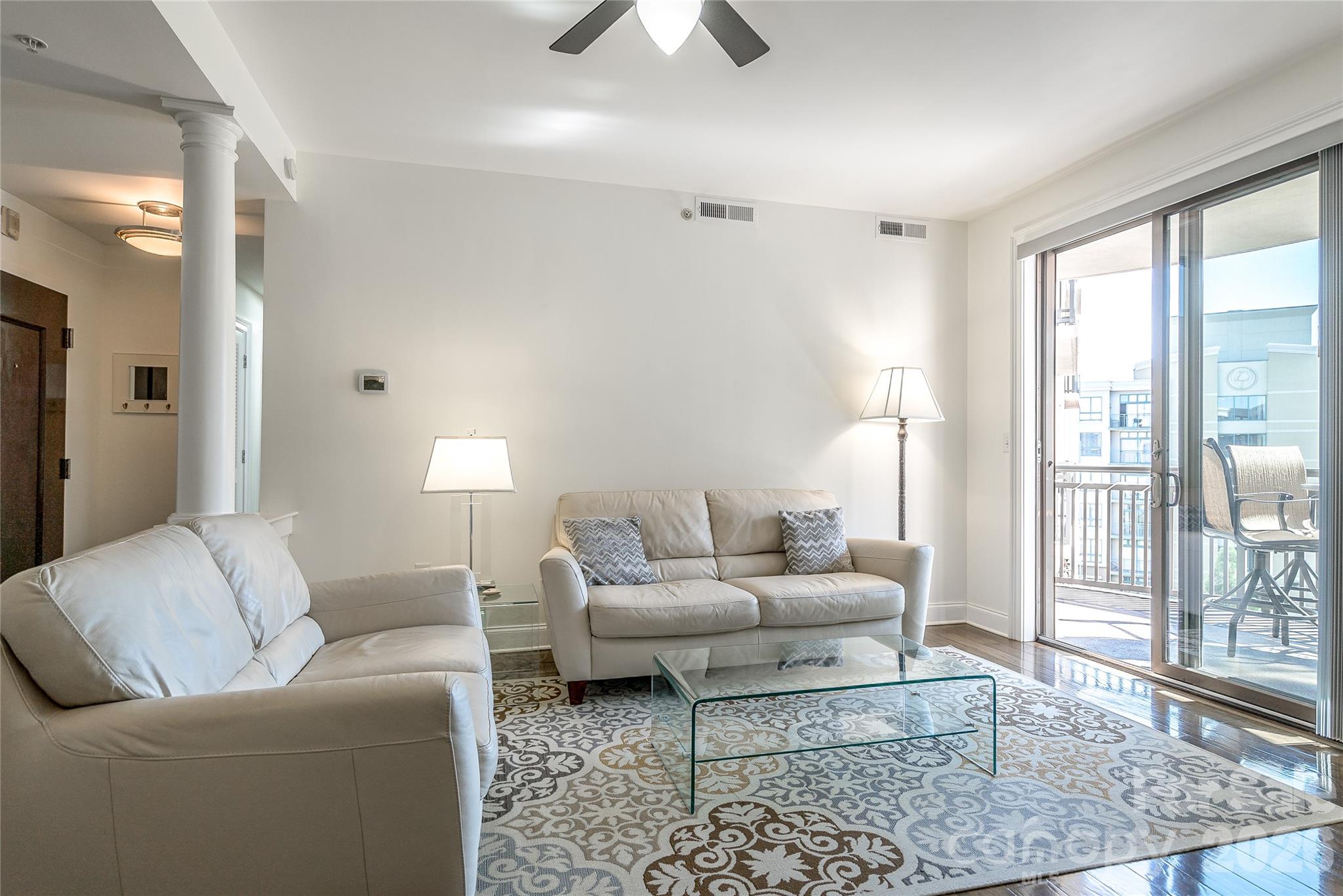718 W Trade Street 605