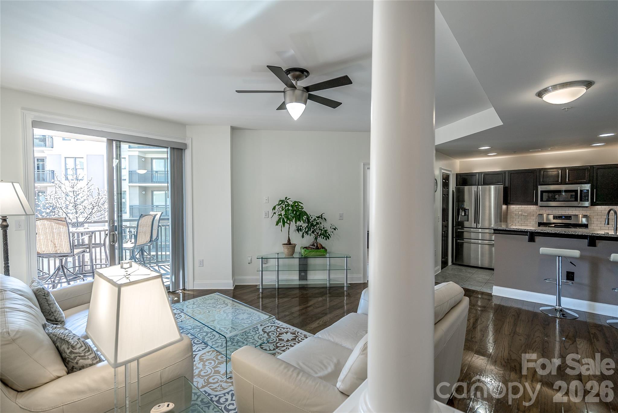 718 W Trade Street 605