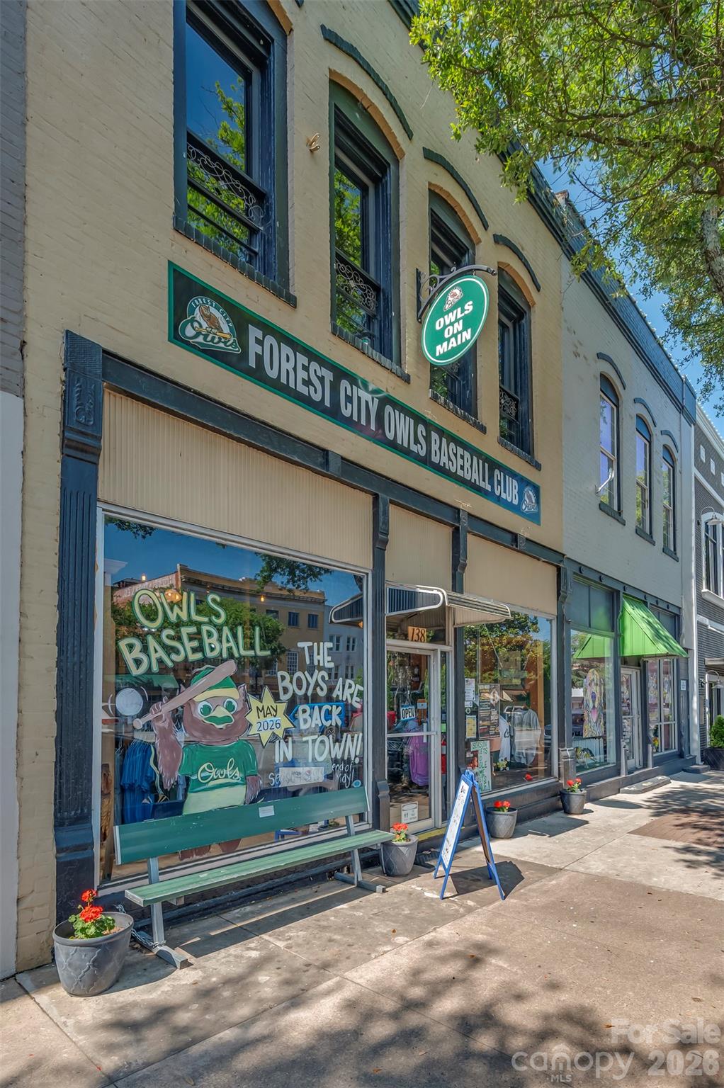 136/138 E Main Street