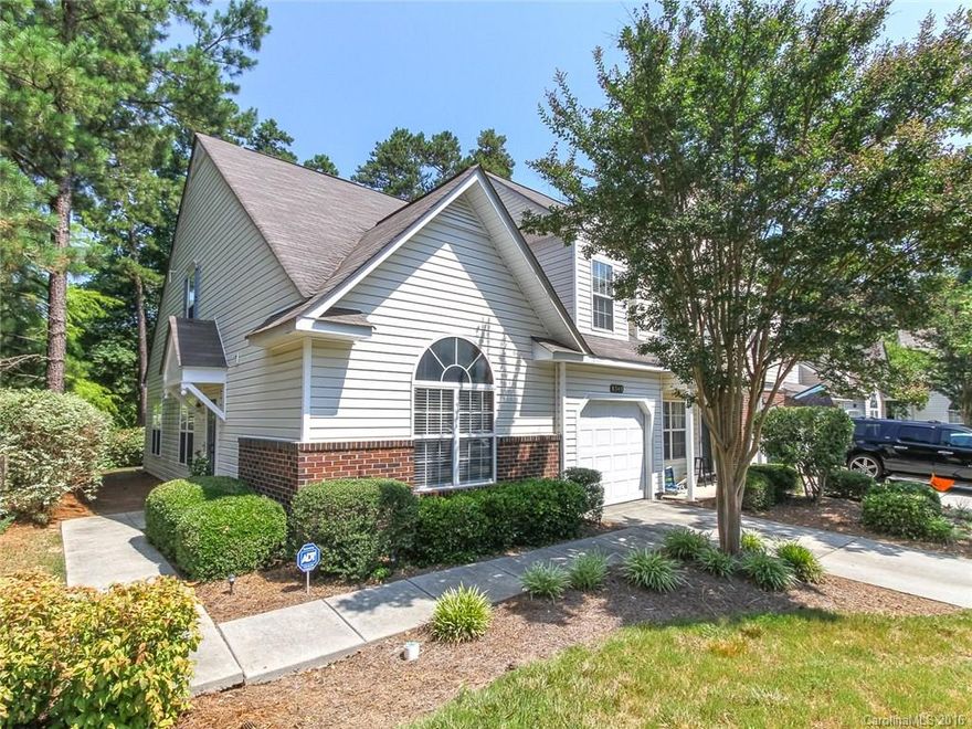 Bright and Welcoming End Unit in desirable location.  Sought after Master Down layout.  Master suite offers private bath & large walk-in closet.  Bright & open greatroom w vaulted ceilings & laminate floors. Kitchen updated w/new Stainless Steel Appliances. Unique upstairs w/large bedroom & private bath plus an additional LOFT space. One Car Garage. Just minutes from shopping & restaurants & an easy 15 minutes commute to Uptown Charlotte.  Seller offering $1000 towards a painting allowance.