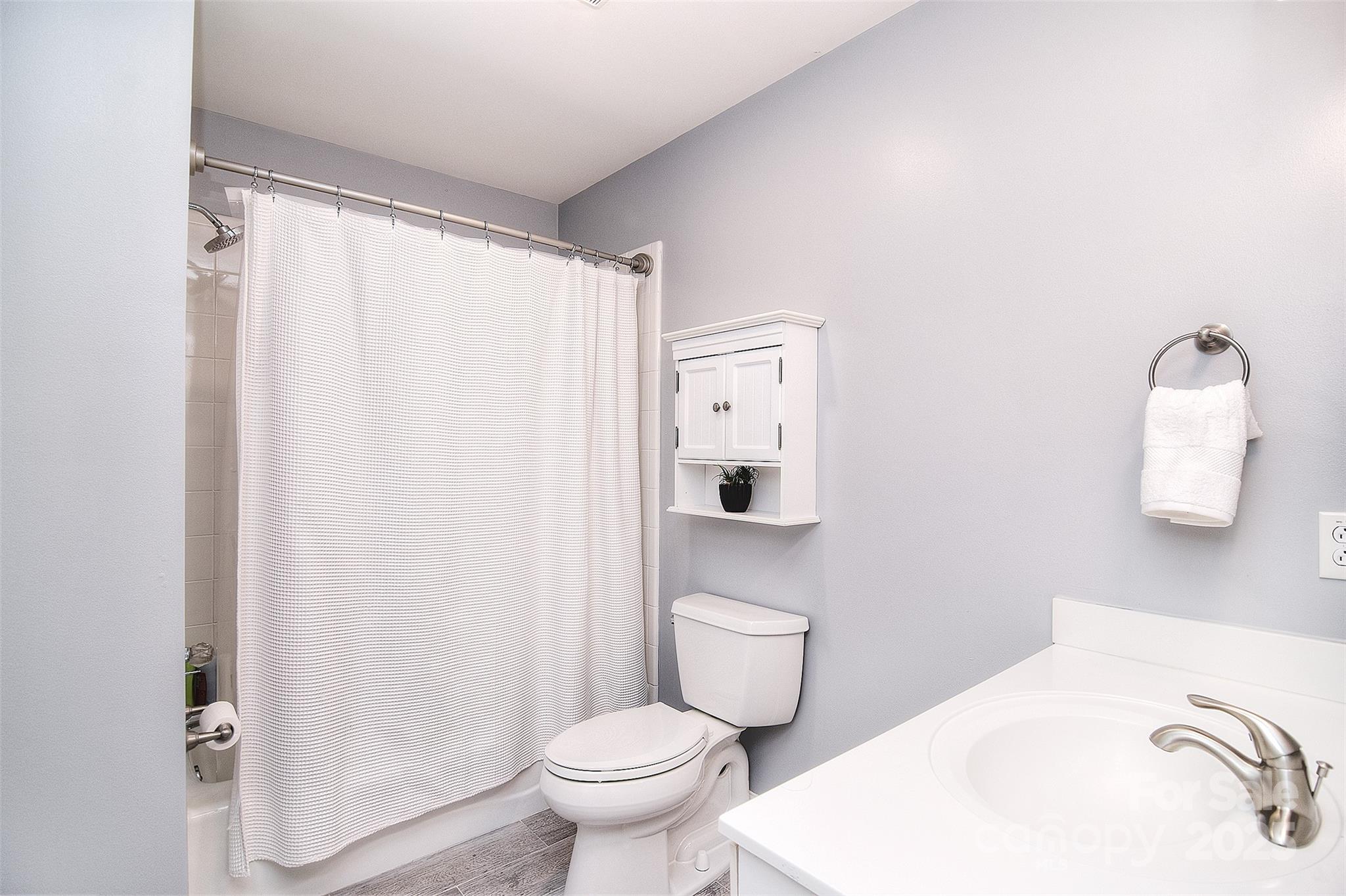 Diane Shores - Residential